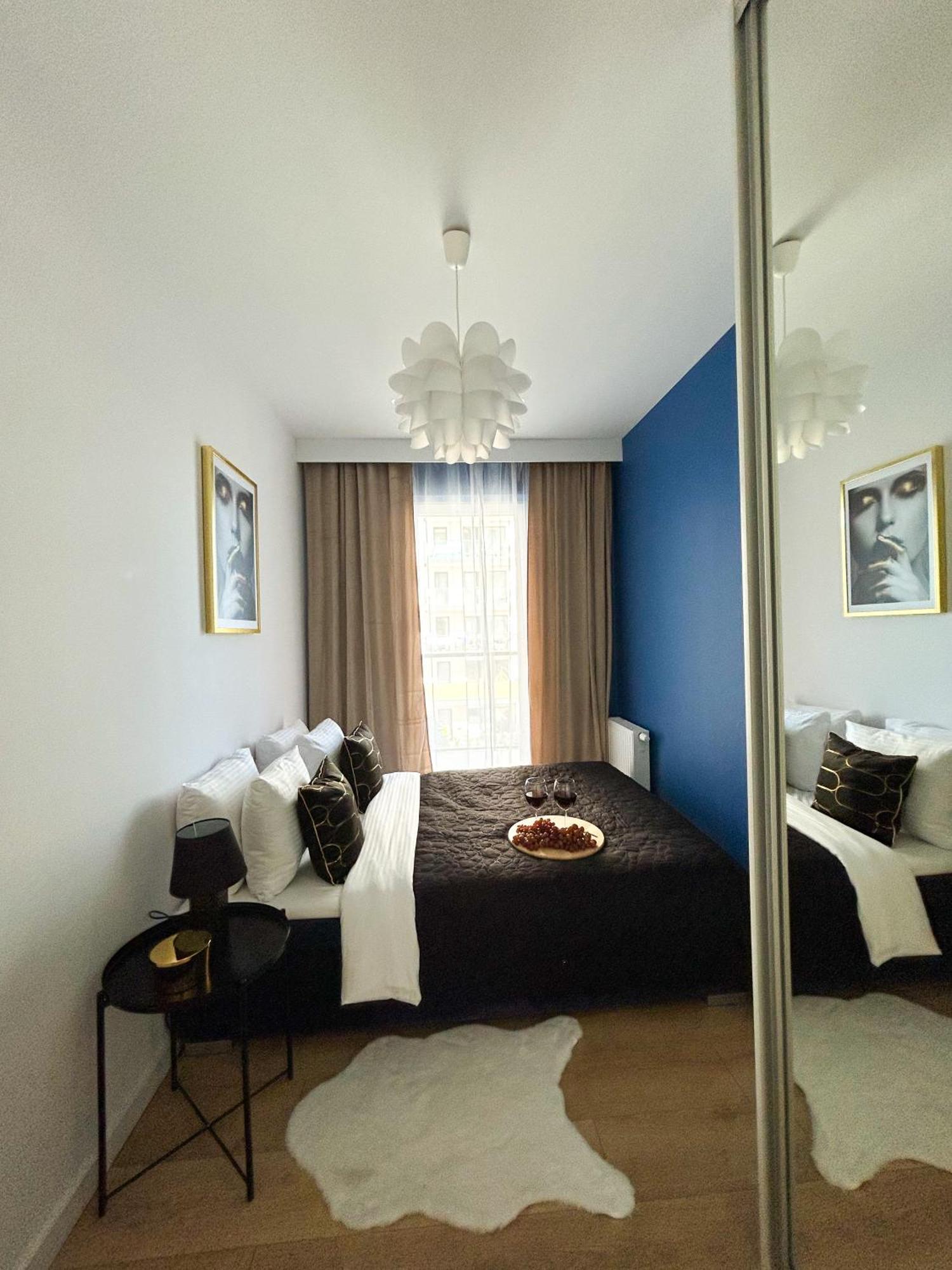 Lumina Stylish 3-Room Apart With Balcony Лодзь Экстерьер фото