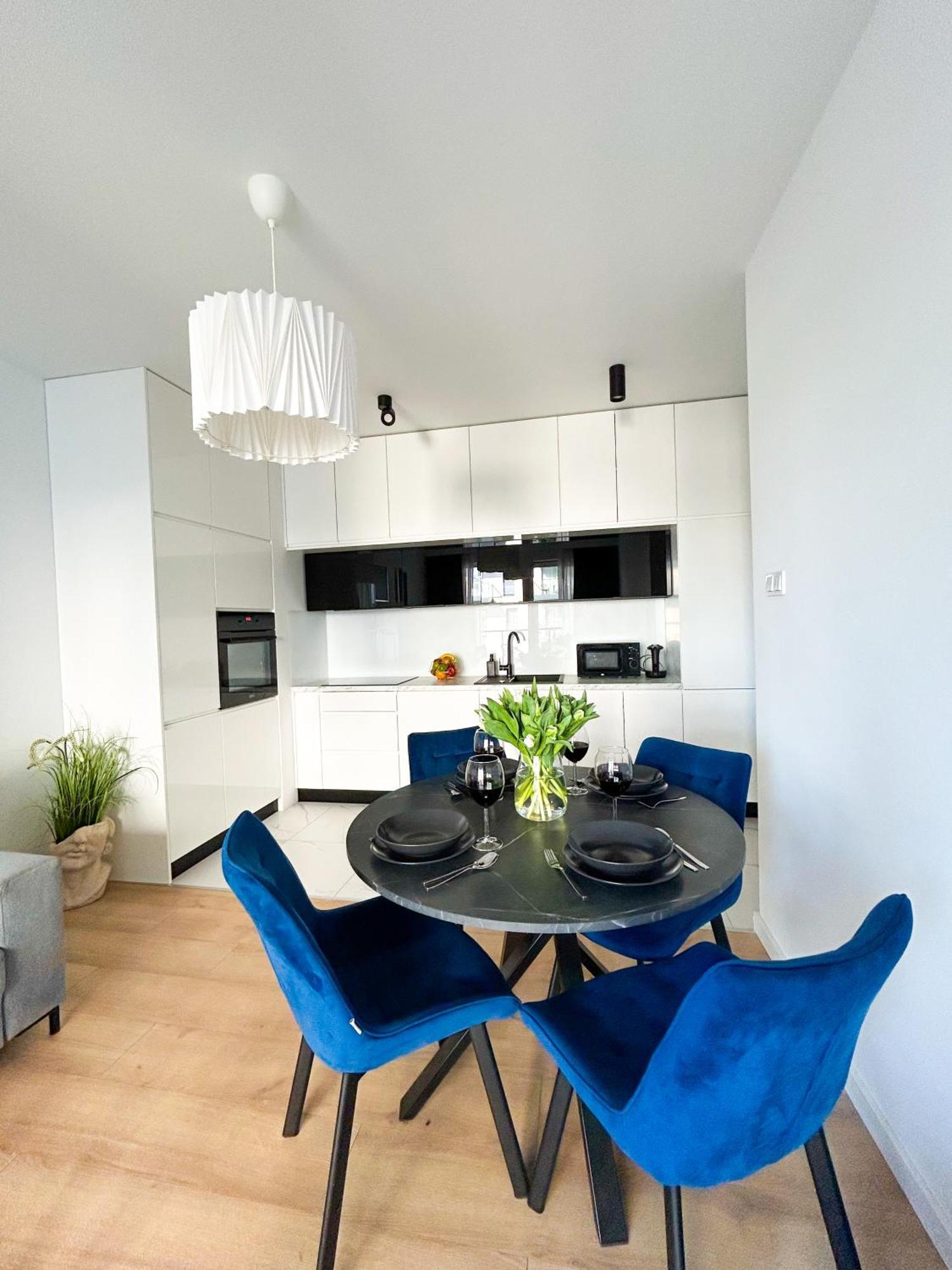 Lumina Stylish 3-Room Apart With Balcony Лодзь Экстерьер фото