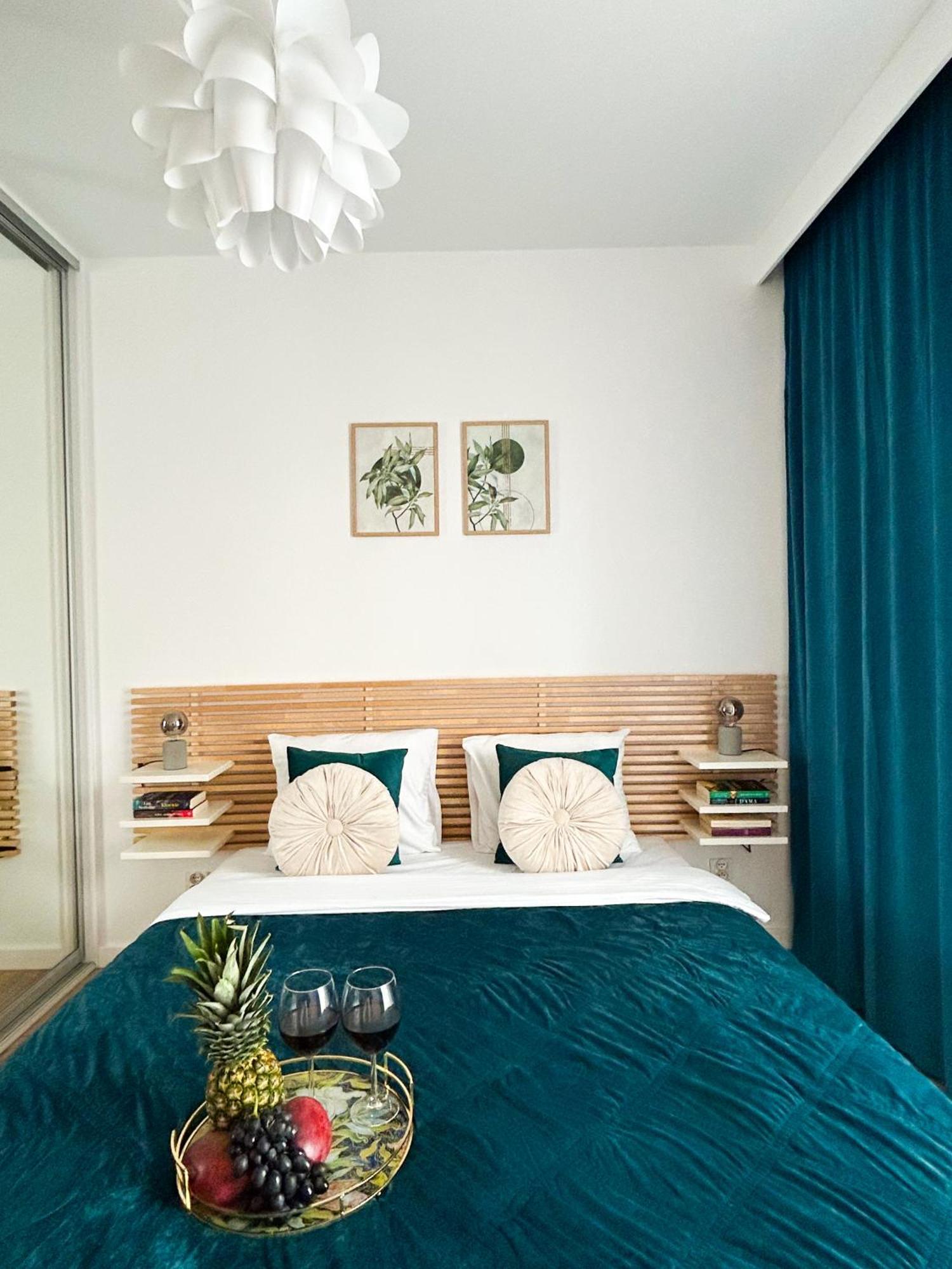 Lumina Stylish 3-Room Apart With Balcony Лодзь Экстерьер фото